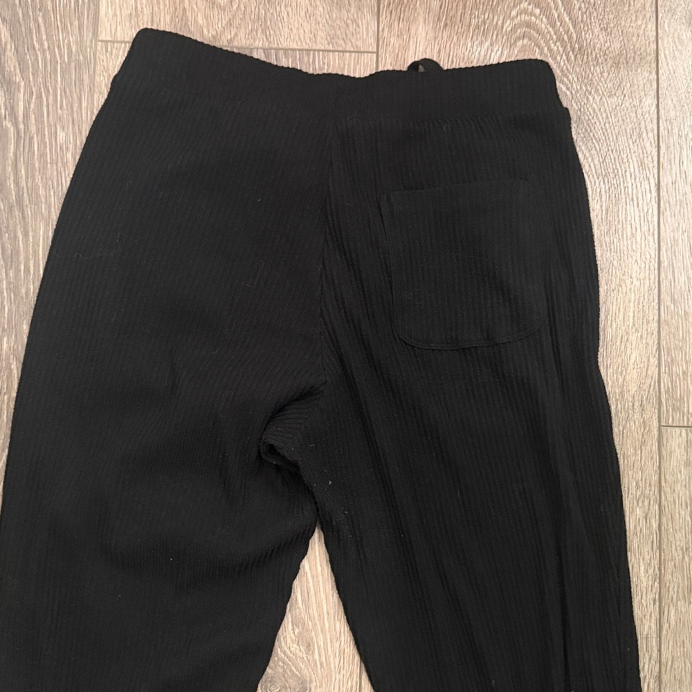 Alo Ribbed Joggers - Picture 3 of 5